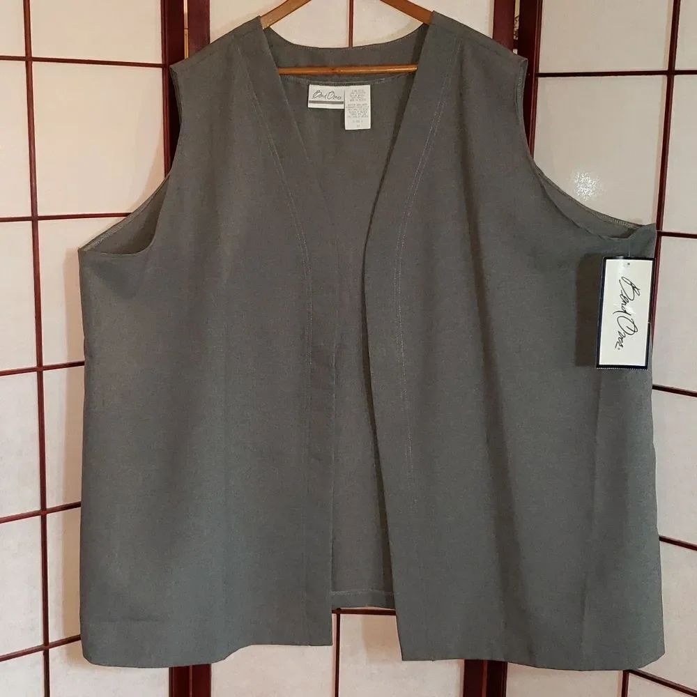 Bend Over Gray Plus Size Open-faced Vest
